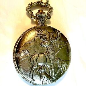 VTG Elk Deer Dogs Cabin Pocket Quartz Movt Watch Floral Plants Leaves Leaf